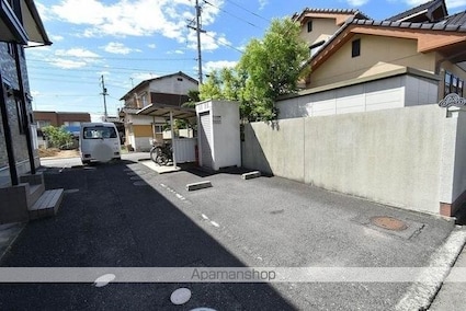 グレイスフルＫ[1K/30.2m2]の駐車場