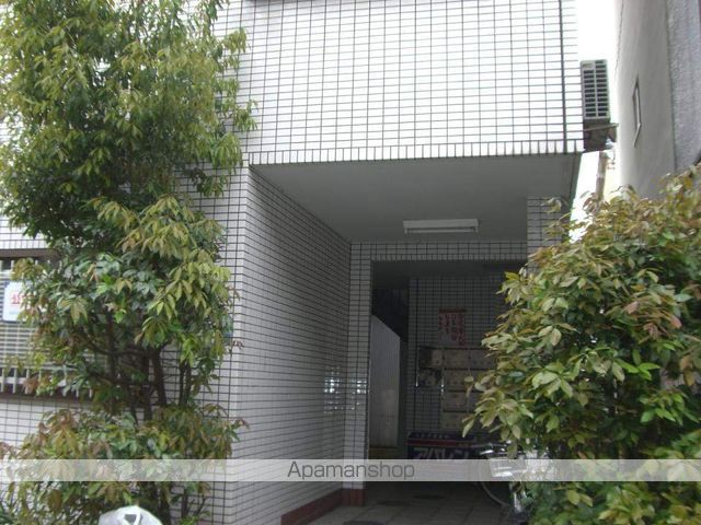 パーソナル18番館の玄関写真