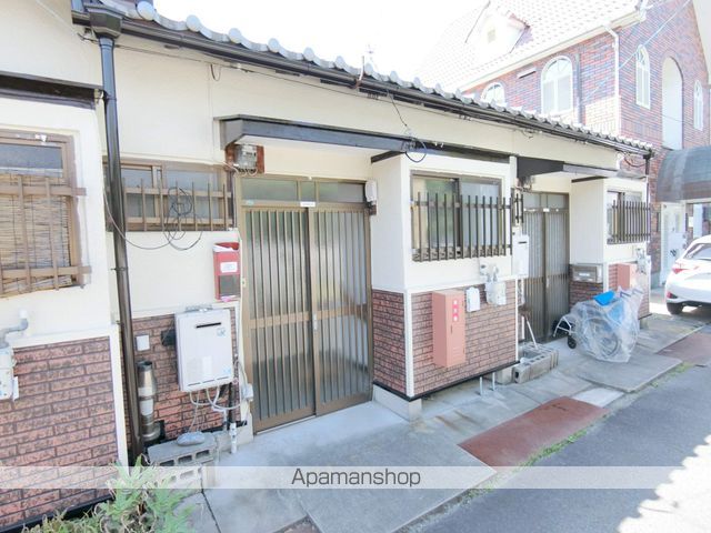 上田住宅の玄関写真
