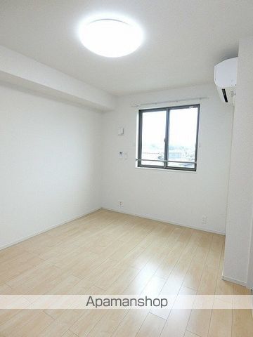福山市 3階建 築8年の内装写真