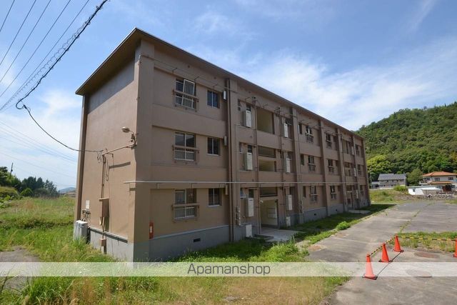 エメローズ安芸津2号棟の外観写真