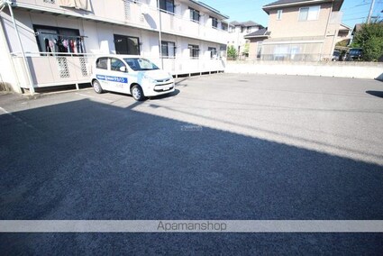 プレジール岡本　Ｃ棟[1K/26.49m2]の駐車場2