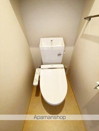 Ｓｑｕａｒｅ　Ｖｉｌｌａ　福島[1LDK/42.38m2]のトイレ