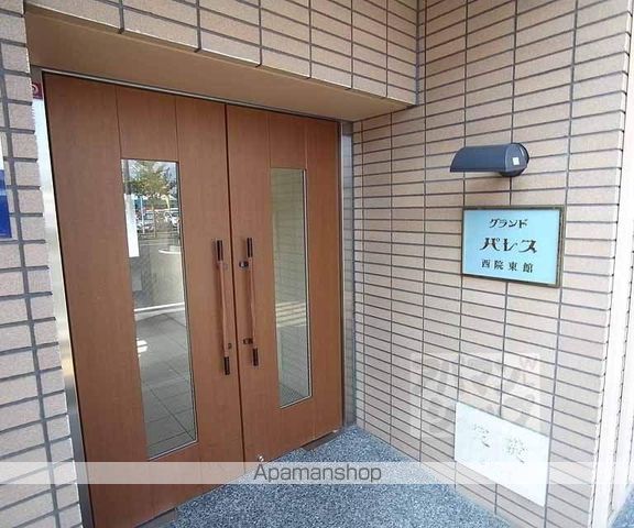 グランドパレス西院 東館の玄関写真