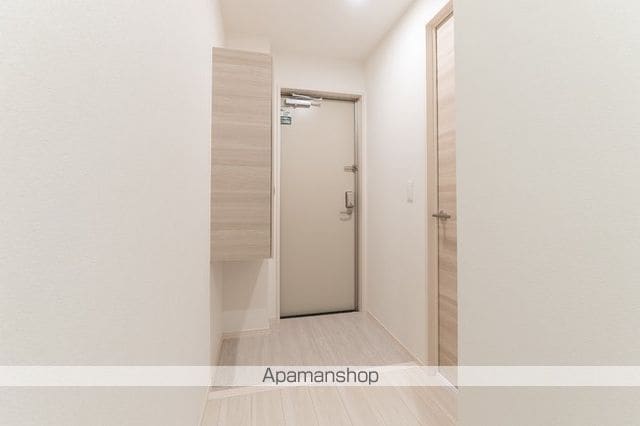 9colorsの内装写真