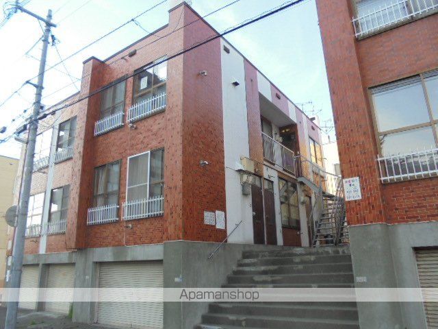 白石ハイツB棟の外観写真