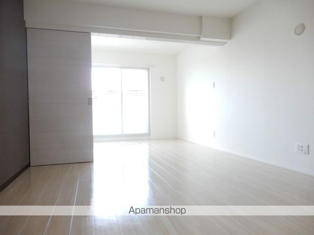 ADVANCE N19の内装写真