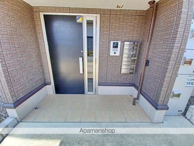 北陸新幹線 長野駅 徒歩19分 2階建 築11年の玄関写真