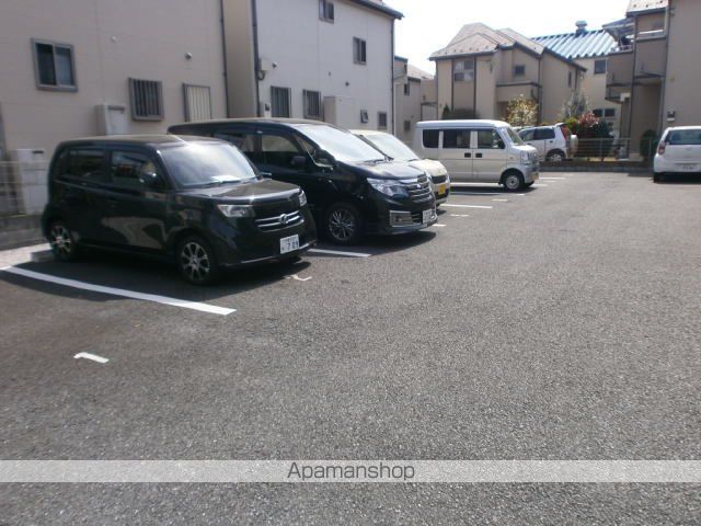 シャーメゾン　フォレスト[2LDK/65m2]の駐車場