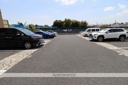 サニーモール　参番館[2LDK/58.25m2]の駐車場