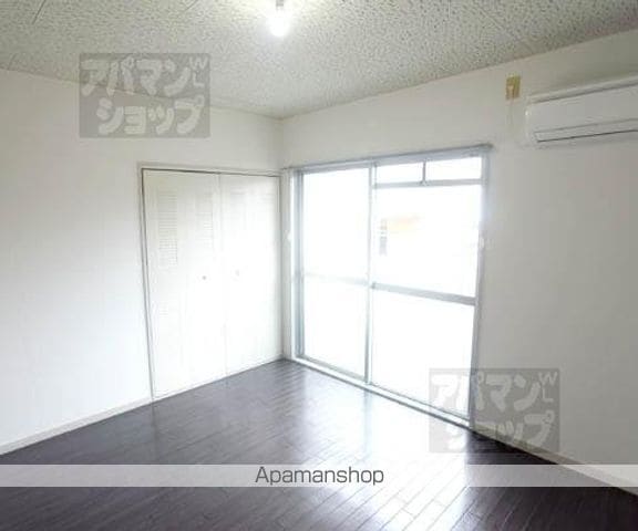 紫野上柏野町マンションの内装写真