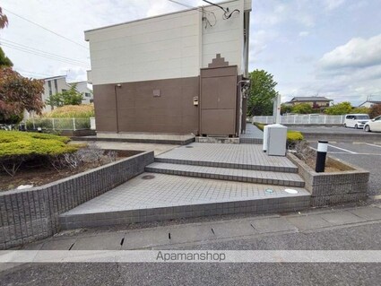 レオパレスグリーンレーベル[1K/26.08m2]のエントランス1