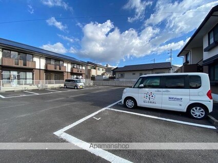 グレースヴィラ　Ａ棟[2LDK/50.34m2]の駐車場