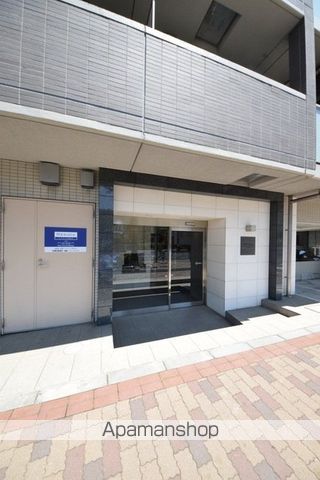 レジディア高円寺の玄関写真