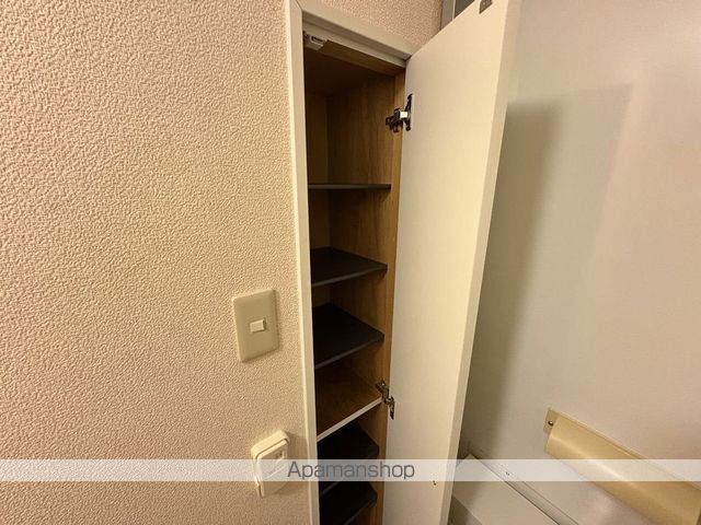 レオパレスラポールの内装写真