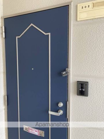 プラドール真砂Bの玄関写真