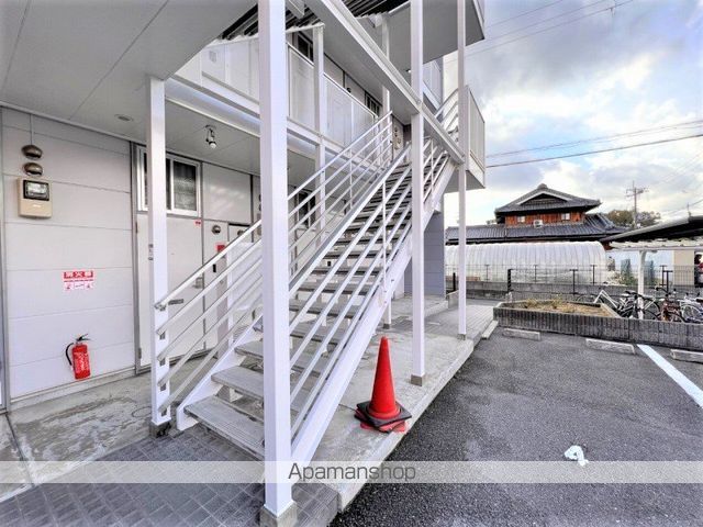 レオパレスアルモニIIの玄関写真