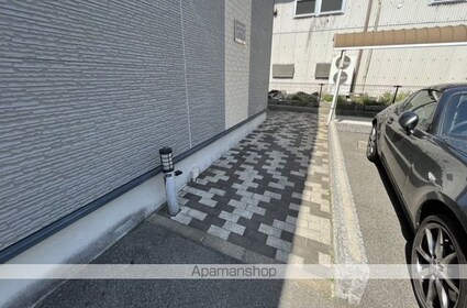 レオパレスＢＡＬＺＡＣ[1K/28.02m2]のエントランス2