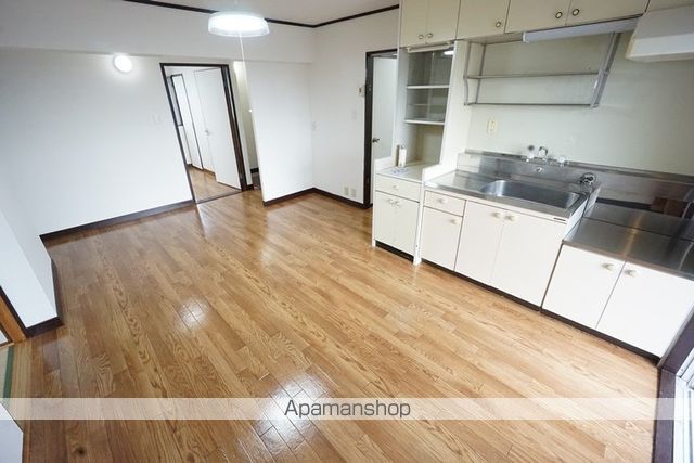 マンション沢良宜の内装写真
