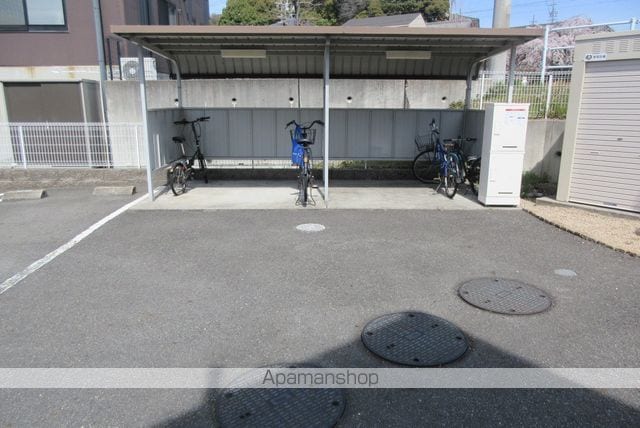ラシーヌIIの外観写真