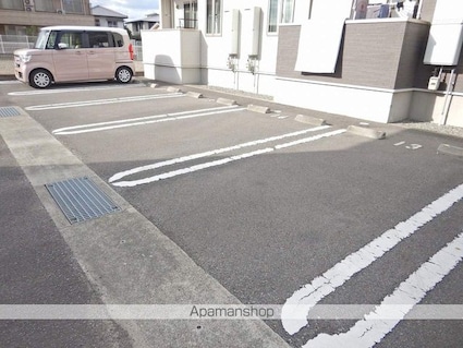 ストロベリーガーデンＢ[2LDK/59.03m2]の駐車場