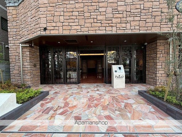 プレジオ玉造の玄関写真