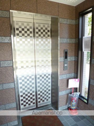 リードIN平田橋の玄関写真