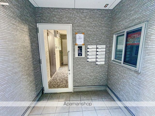 クレリア神戸の玄関写真
