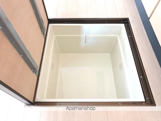 クイーン アークの内装写真
