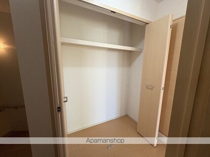 イースト・メゾン[2LDK/64.01m2]の収納