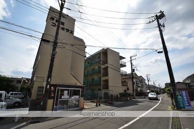 伊勢原コーポラスの玄関写真