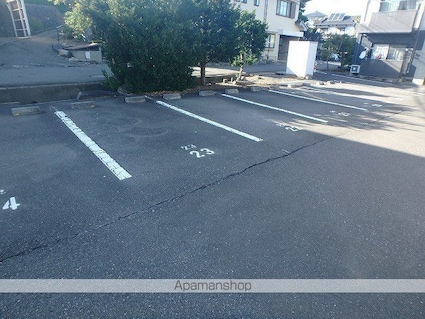サニーコート中野[1LDK/42.72m2]の駐車場