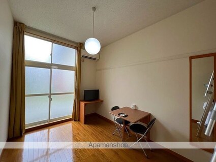 レオパレスエスペランサ中和泉[1K/19.87m2]のリビング・居間1