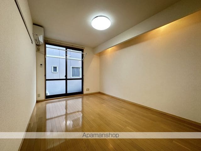 コンフォール八番の内装写真