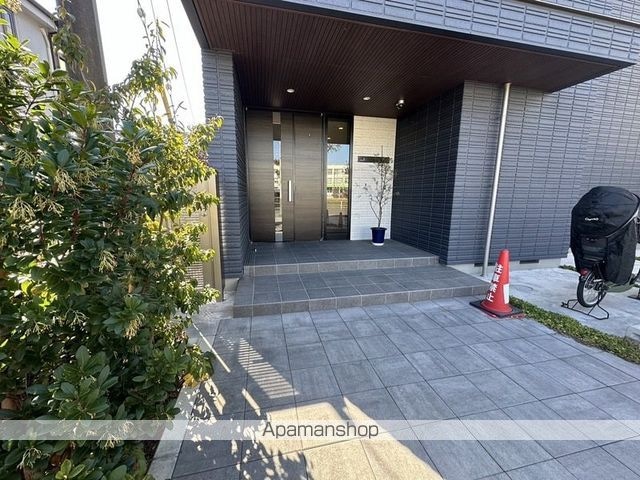 東京都昭島市緑町４丁目[1LDK/44.99m2]のエントランス