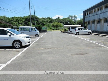 岩手県滝沢市室小路[1K/20.28m2]の駐車場