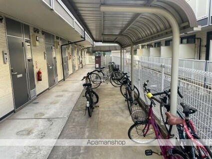 レオパレスＡＬＦＡＣＩＴＹ　Ｈ[1K/19.87m2]の駐車場