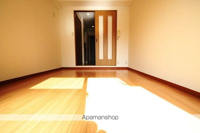 エクセレント上新10の内装写真