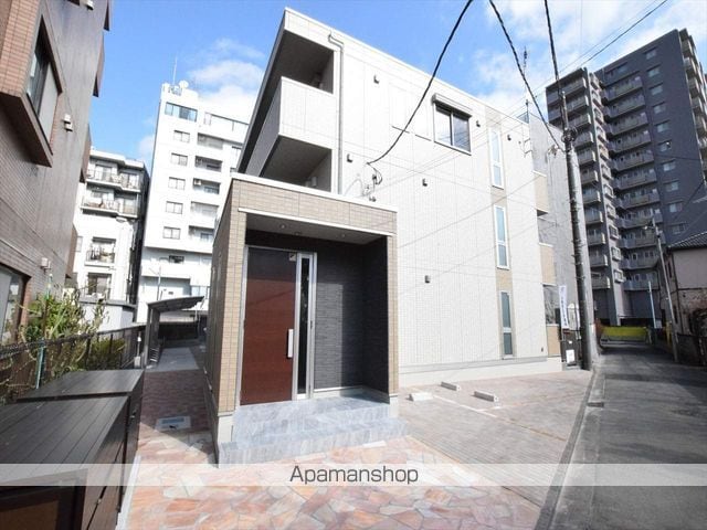 ソフィアウエストの玄関写真