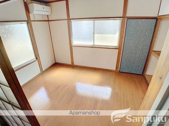 松山市 1階建 築47年の内装写真
