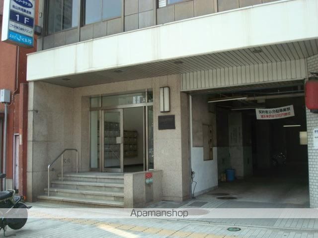 伊予鉄大手町ビルの玄関写真