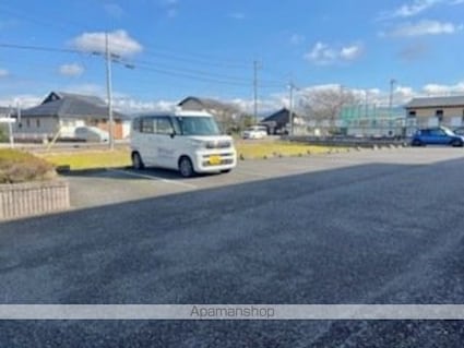 滋賀県愛知郡愛荘町東円堂[2DK/43.75m2]の駐車場