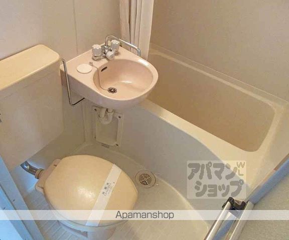 ジュネス深草の内装写真