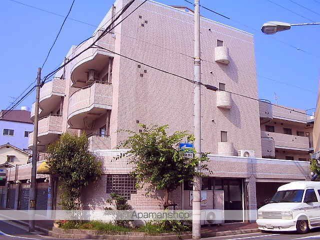 ロイヤルハイム里中の外観写真