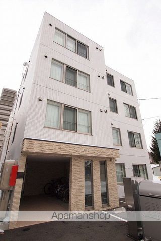 ヴレネージュ平岸の玄関写真