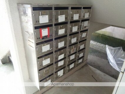 岡林マンション[2DK/46m2]のロビー