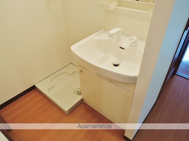ロイヤルクイーンズパーク江坂の内装写真