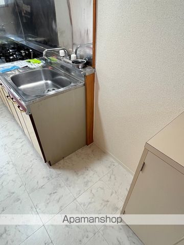 カレッジハイツIの内装写真