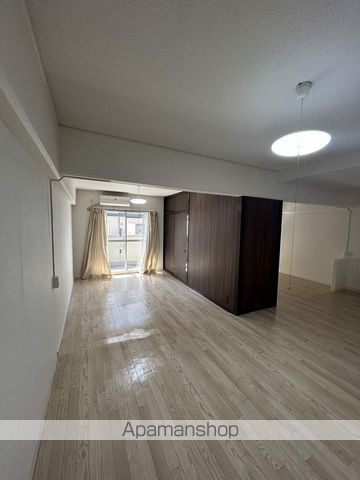CHATEAUNISHIUMEDAの内装写真