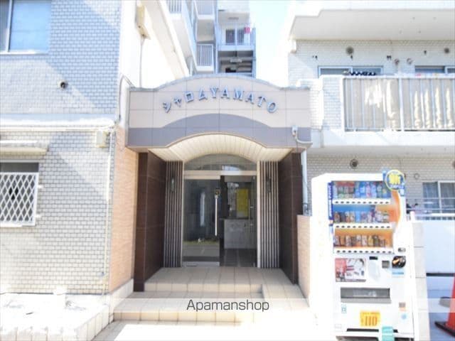 シャロム大和の玄関写真